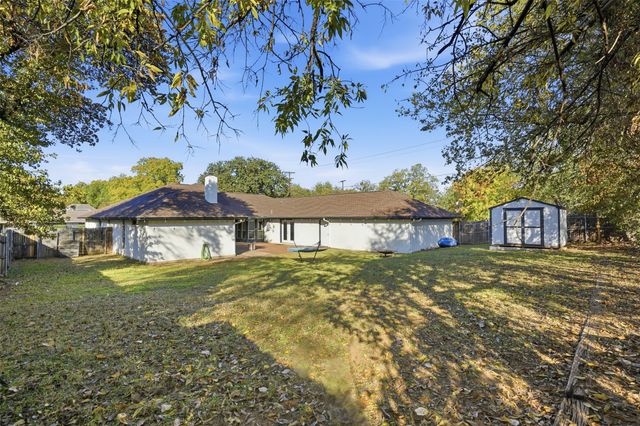 7924 Londonderry Drive, North Richland Hills, TX 76182