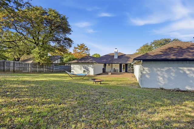 7924 Londonderry Drive, North Richland Hills, TX 76182