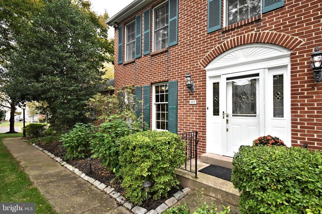 107 FAIRVIEW DR, LANSDALE, PA 19446 — photo 3
