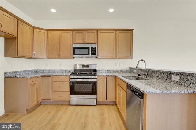 665 BRITTANY DR, Mechanicsburg, PA 17055