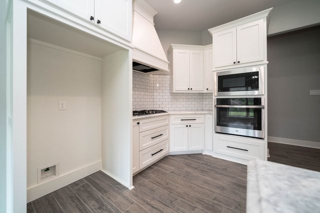 203 New Braunfels, Hallsville, TX 75650