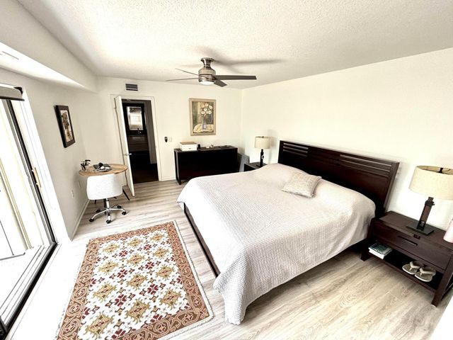 1700 Embassy Drive 403, West Palm Beach, FL 33401