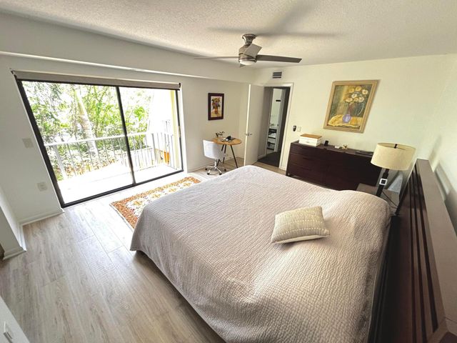 1700 Embassy Drive 403, West Palm Beach, FL 33401