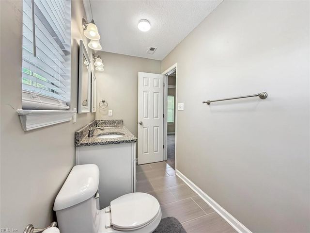 2235 White House Cv, Newport News, VA 23602