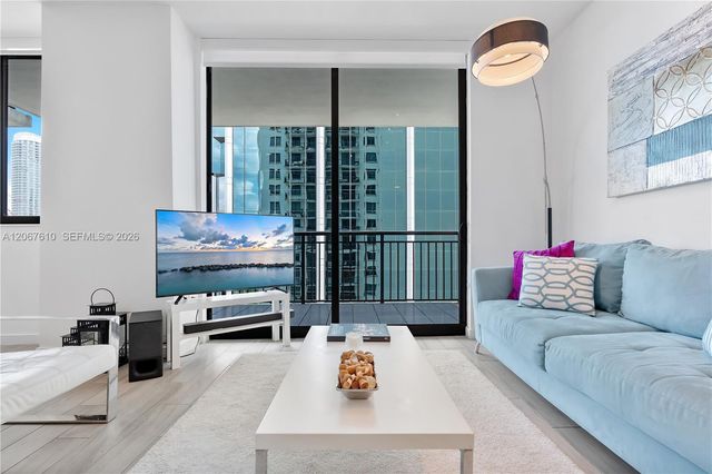 999 SW 1st Avenue 2115, Miami, FL 33130