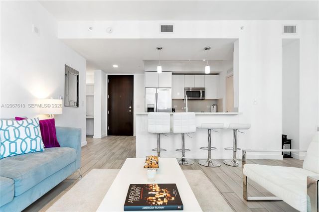 999 SW 1st Avenue 2115, Miami, FL 33130