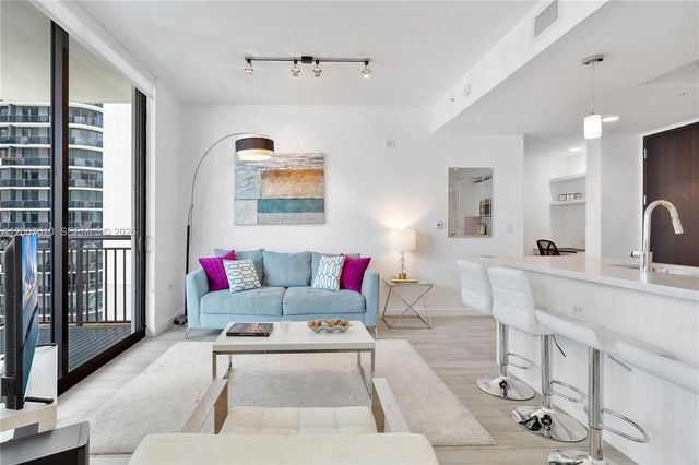 999 SW 1st Avenue 2115, Miami, FL 33130