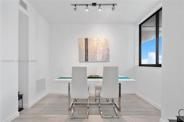 999 SW 1st Avenue 2115, Miami, FL 33130