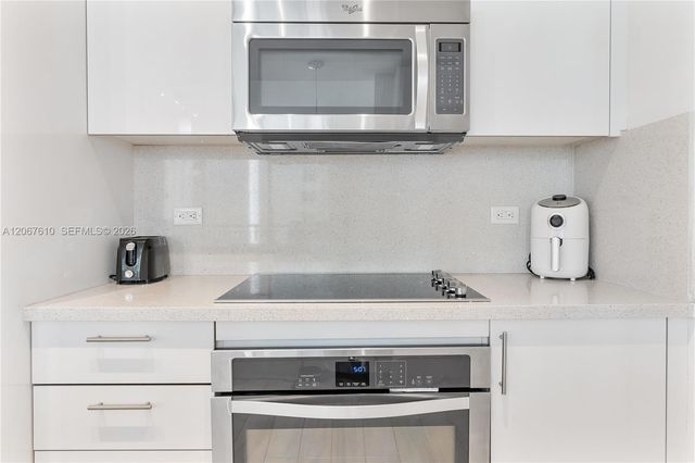 999 SW 1st Avenue 2115, Miami, FL 33130