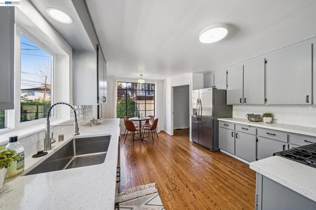 2135 Buena Vista Ave, Alameda, CA 94501
