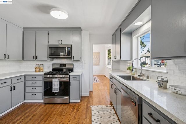 2135 Buena Vista Ave, Alameda, CA 94501