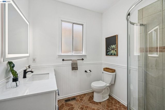 2135 Buena Vista Ave, Alameda, CA 94501
