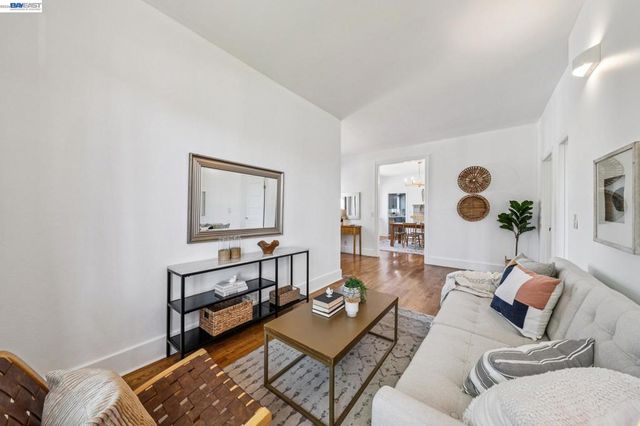 2135 Buena Vista Ave, Alameda, CA 94501