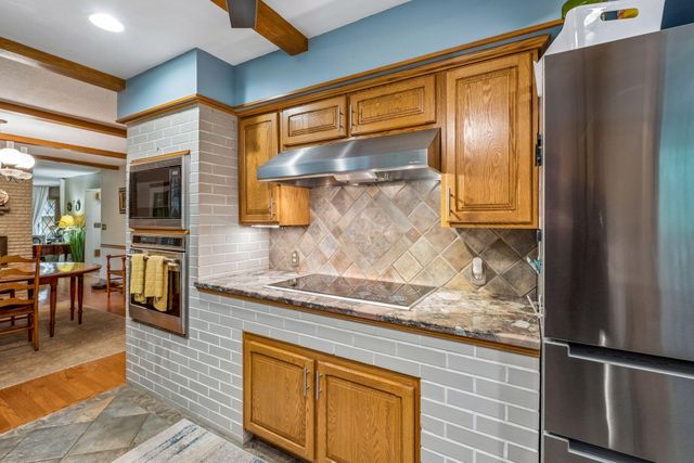 129 Teresa Drive, West Saint Paul, MN 55118