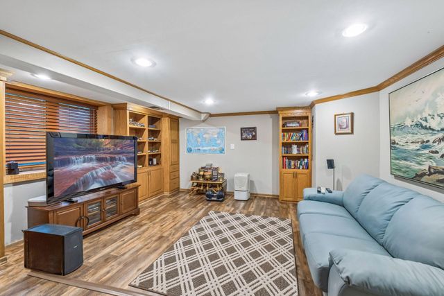 129 Teresa Drive, West Saint Paul, MN 55118