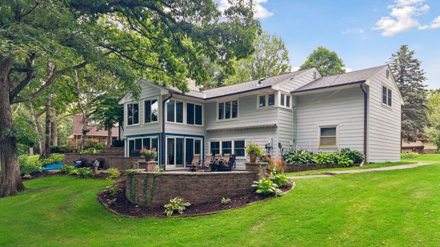 129 Teresa Drive, West Saint Paul, MN 55118