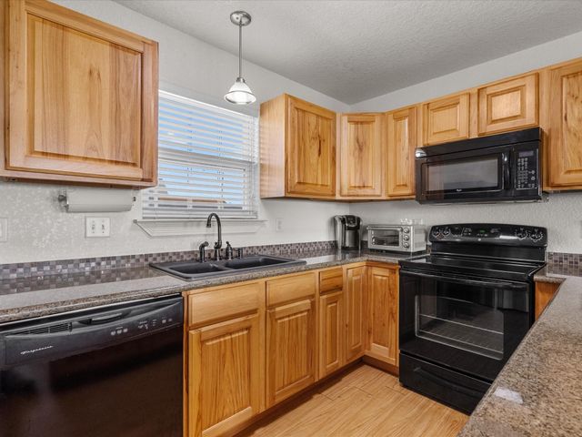 1206 Middle Drive W, Surfside Beach, TX 77541