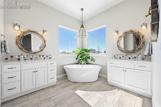 5734 Windridge Point, Colorado Springs, CO 80908