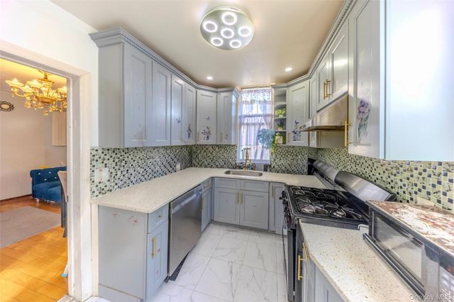 1557 Glover Street, Bronx, NY 10462