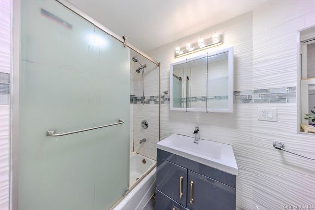 1557 Glover Street, Bronx, NY 10462