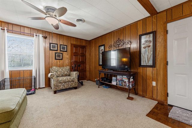 115 W Valentine Rd, Jacksonville, AR 72076