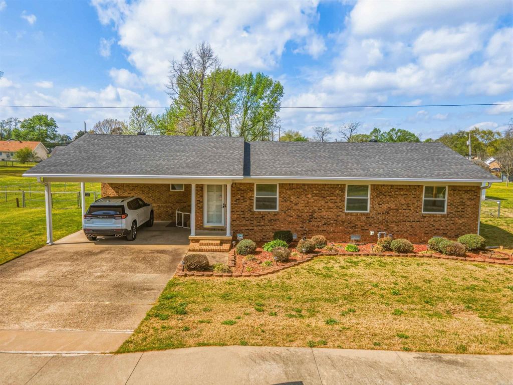 115 W Valentine Rd, Jacksonville, AR 72076