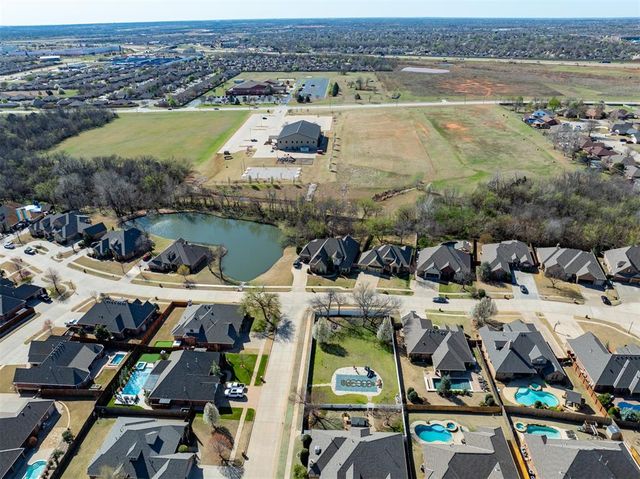 421 War Eagle Lane, Yukon, OK 73099