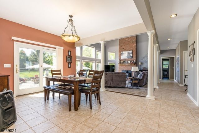 3 Berkshire Way, Holland Twp., NJ 08848