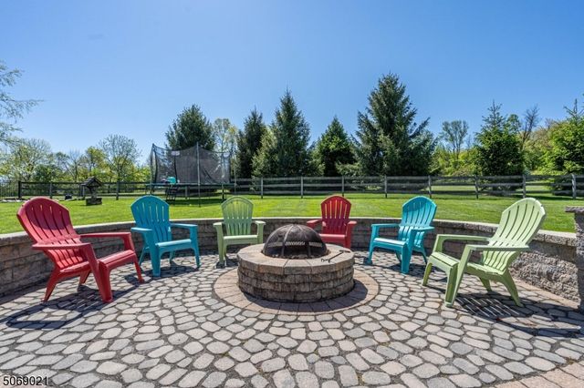 3 Berkshire Way, Holland Twp., NJ 08848