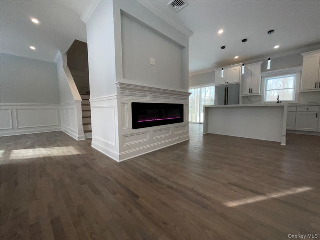 89 B Mt Sinai Coram Road, Coram, NY 11727