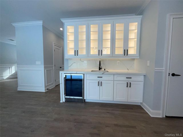 89 B Mt Sinai Coram Road, Coram, NY 11727