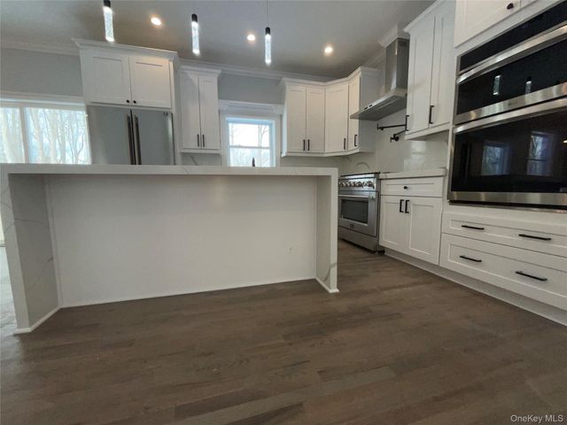 89 B Mt Sinai Coram Road, Coram, NY 11727