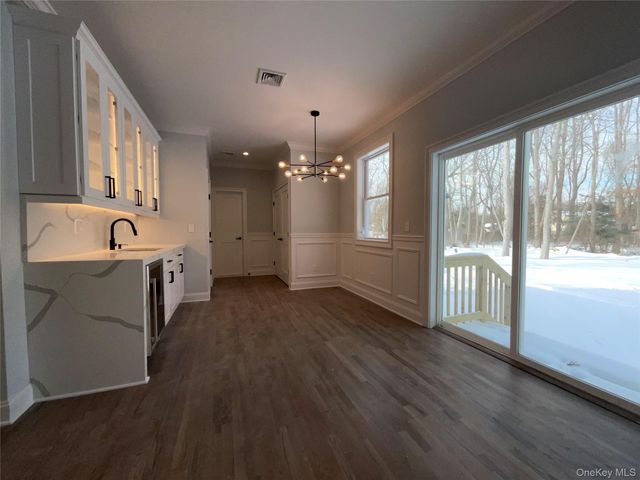 89 B Mt Sinai Coram Road, Coram, NY 11727