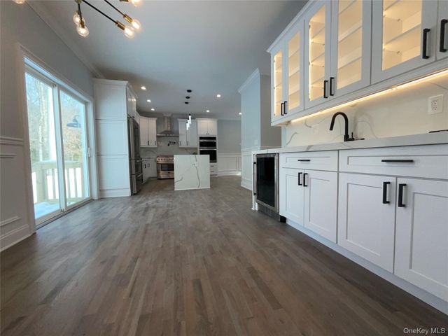 89 B Mt Sinai Coram Road, Coram, NY 11727