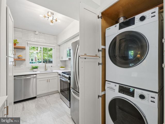 1661 PRESTON RD, Alexandria, VA 22302