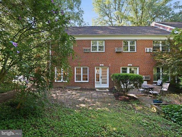 1661 PRESTON RD, Alexandria, VA 22302