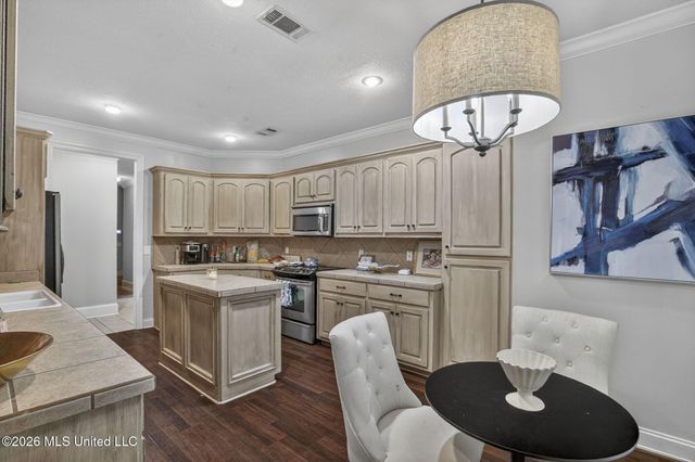 668 Hazelton Drive, Madison, MS 39110