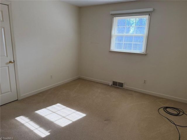 170 Hearthside Drive, Winston-salem, NC 27104