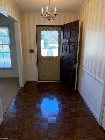 170 Hearthside Drive, Winston-salem, NC 27104