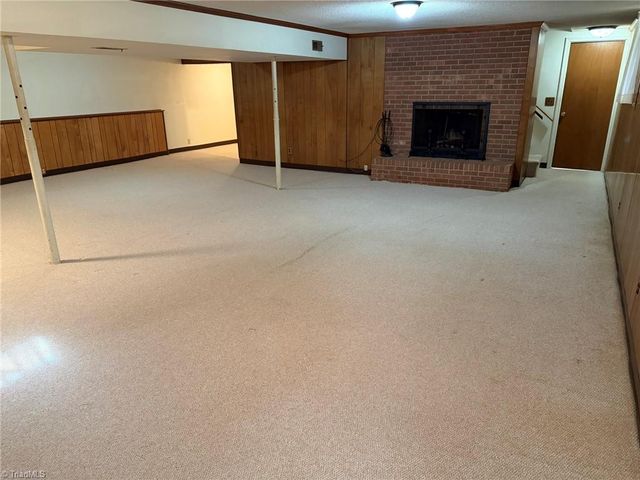 170 Hearthside Drive, Winston-salem, NC 27104