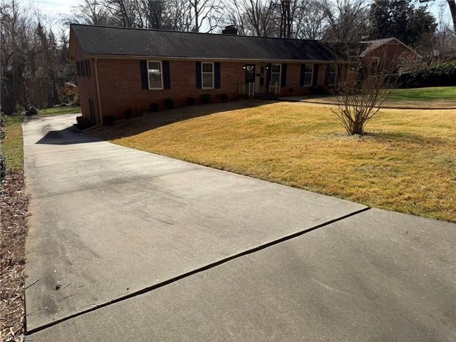 170 Hearthside Drive, Winston-salem, NC 27104