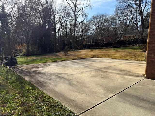 170 Hearthside Drive, Winston-salem, NC 27104