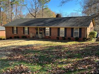 170 Hearthside Drive, Winston-salem, NC 27104