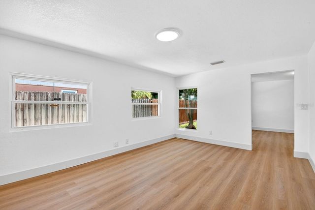 6306 37TH AVENUE W, Bradenton, FL 34209