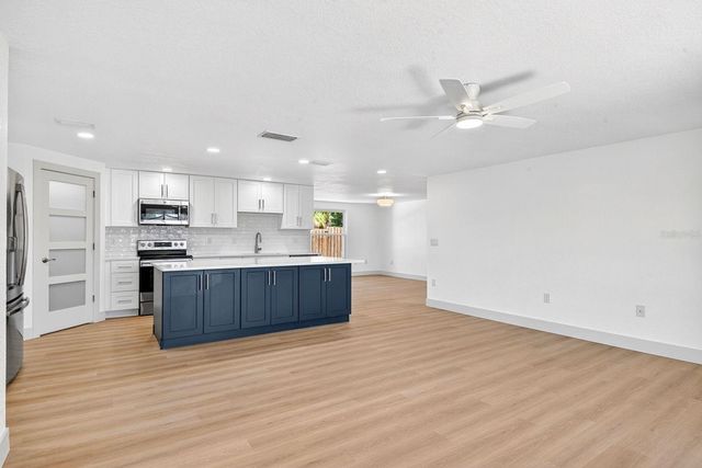 6306 37TH AVENUE W, Bradenton, FL 34209