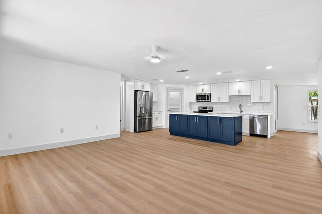 6306 37TH AVENUE W, Bradenton, FL 34209