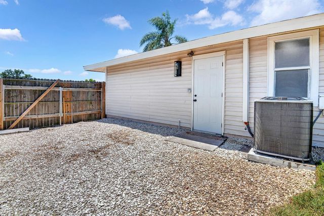 6306 37TH AVENUE W, Bradenton, FL 34209
