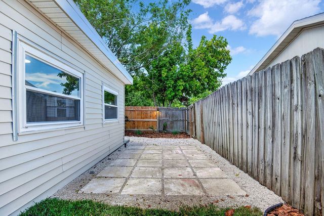 6306 37TH AVENUE W, Bradenton, FL 34209