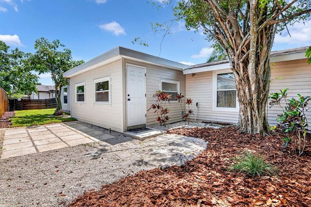 6306 37TH AVENUE W, Bradenton, FL 34209