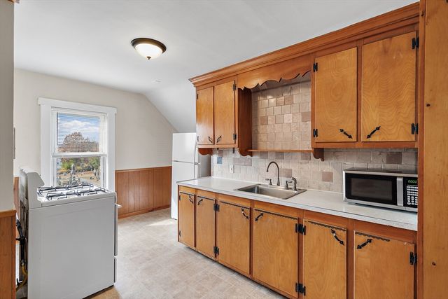 2 Sutherland St. 3, Lowell, MA 01850